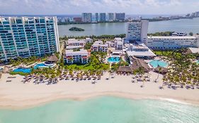 Beachscape Kin Ha Villas & Cancún